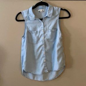 American Eagle sleeveless chambray shirt
